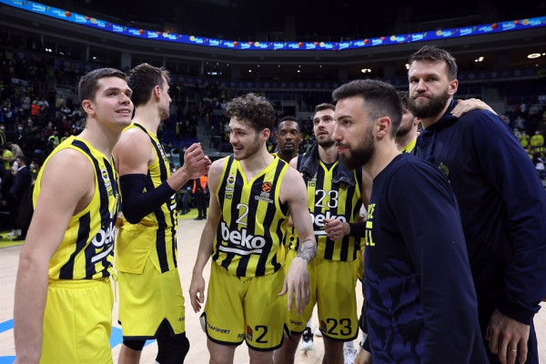 Φενέρμπαχτσε – Με τρεις σημαντικές απουσίες ενόψει Ολυμπιακού