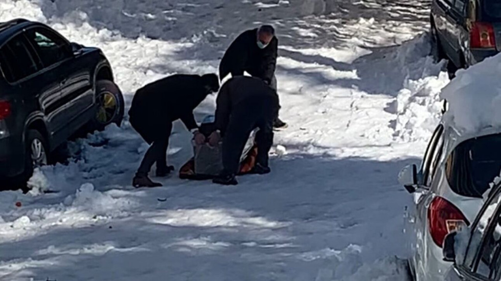 «Ελπίδα»: «Αν εργολάβος κηδειών δεν μπόρεσε να πάει, είναι δική του ευθύνη αποκλειστικά» απαντά ο δήμαρχος Ζωγράφου