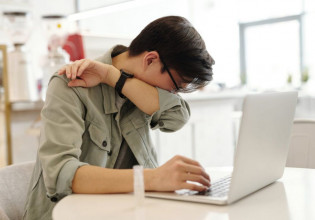 Κοροναϊός – Πόση ώρα επιβιώνει στον αέρα – Τι δείχνει νέα έρευνα