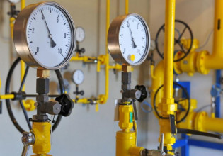 Bruegel: Η ΕΕ θα μπορούσε βραχυπρόθεσμα να επιβιώσει από διακοπή του ρωσικού φυσικού αερίου