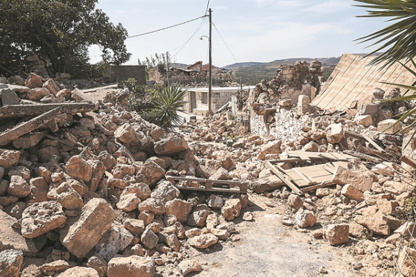 Σε εγρήγορση για τη σεισμική ακολουθία