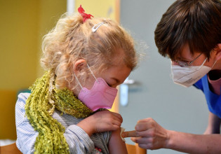 Όμικρον – Ήπια η συμπτωματολογία στα παιδιά – Τι γνωρίζουμε