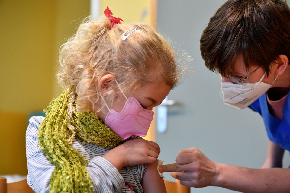 Γερμανία - Εμβολίασαν παιδιά 5-11 ετών με δόση για ενηλίκους
