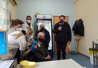 Σέρρες – Εμβολιάστηκε με την 3η δόση γιαγιά 107 ετών