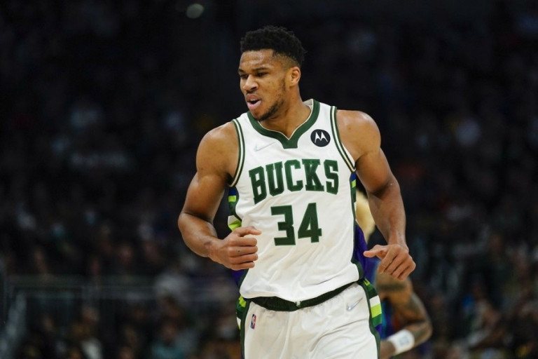 NBA – Ήττα των Μπακς από τους Ράπτορς παρά την προσπάθεια του Γιάννη