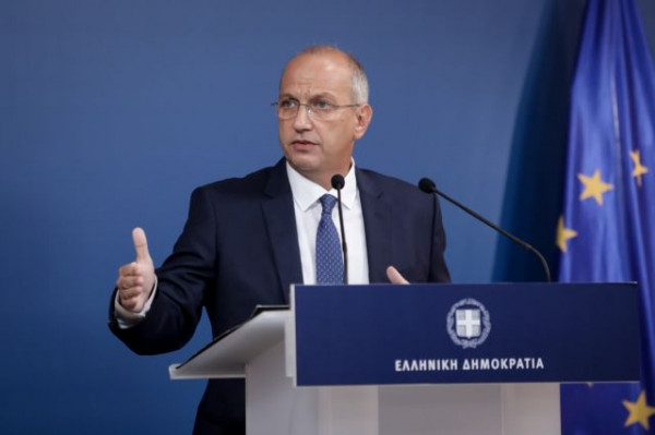 Οικονόμου: Πάνω από 1,3 δισεκ. ευρώ τα μέτρα στήριξης για την ακρίβεια στο ρεύμα