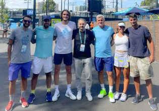 «Τρελάθηκε» ο Τσιτσιπάς με την Λάκη – Η συμβουλή στην 16χρονη Λαρισαία!