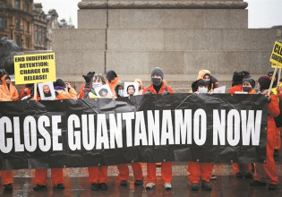 Γιατί το Γκουαντάναμο συνεχίζει να λειτουργεί 20 χρόνια μετά;