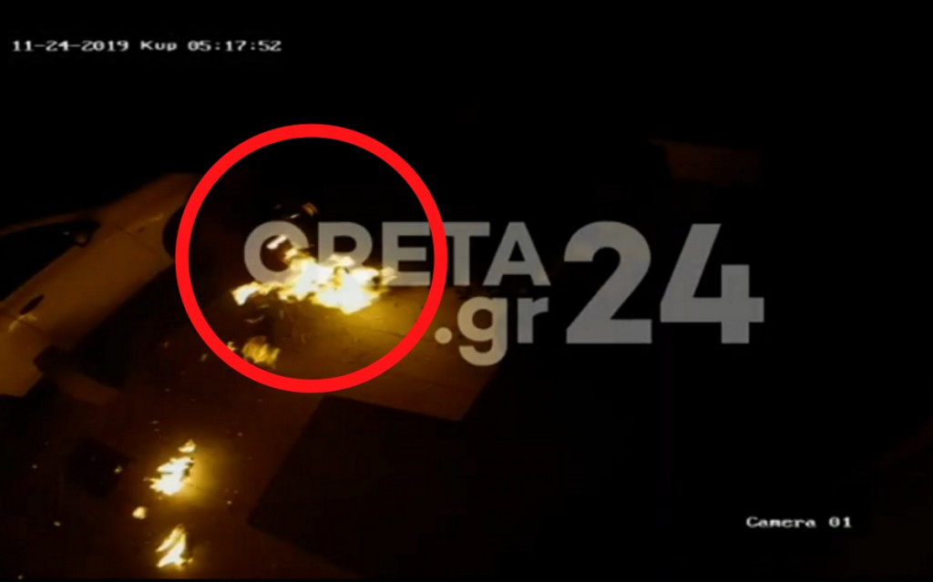 Κρήτη – Γυναίκες πάνε για εμπρησμό και τυλίγονται στις φλόγες – Βίντεο ντοκουμέντο