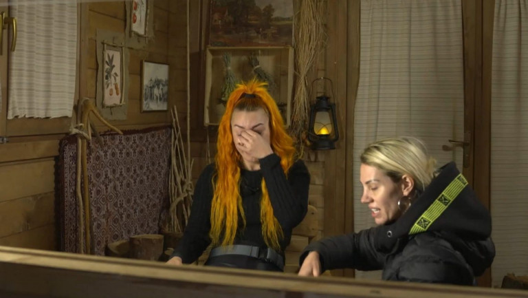 Η Φάρμα: Η Νάιρα Αλεξοπούλου χτύπησε στο κοτέτσι και ξέσπασε σε κλάματα