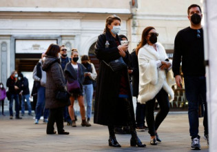 Ιταλία – «Με την παραλλαγή Όμικρον κινδυνεύουμε να αγγίξουμε τα 2 εκατομμύρια κρούσματα