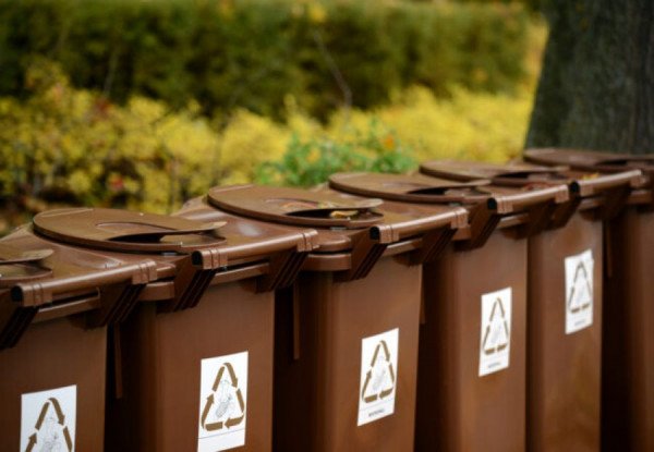 Τι είναι οι καφέ κάδοι που θα τοποθετηθούν στη Θεσσαλονίκη το καλοκαίρι