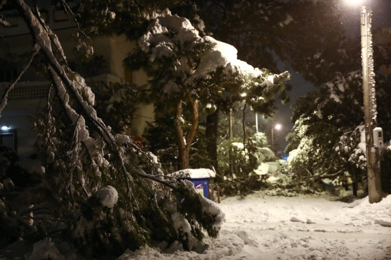 Χαλάνδρι: Συνεργείο πήγε να αποκαταστήσει το ρεύμα και βύθισε τη γειτονιά στο σκοτάδι