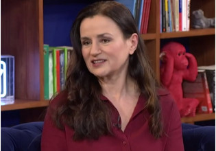 Καρυοφυλλιά Καραμπέτη για #metoo – «Υποκλίνομαι στα θύματα που μίλησαν»