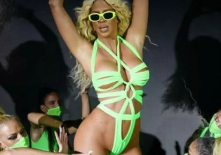 Πασίγνωστη τραγουδίστρια κατηγορεί ποδοσφαιριστή για ενδοοικογενειακή βία