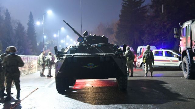 Καζακστάν - Επέμβαση του στρατού διέταξε ο πρόεδρος της χώρας - Μάχη με αλεξιπτωτιστές στην Αλμάτι