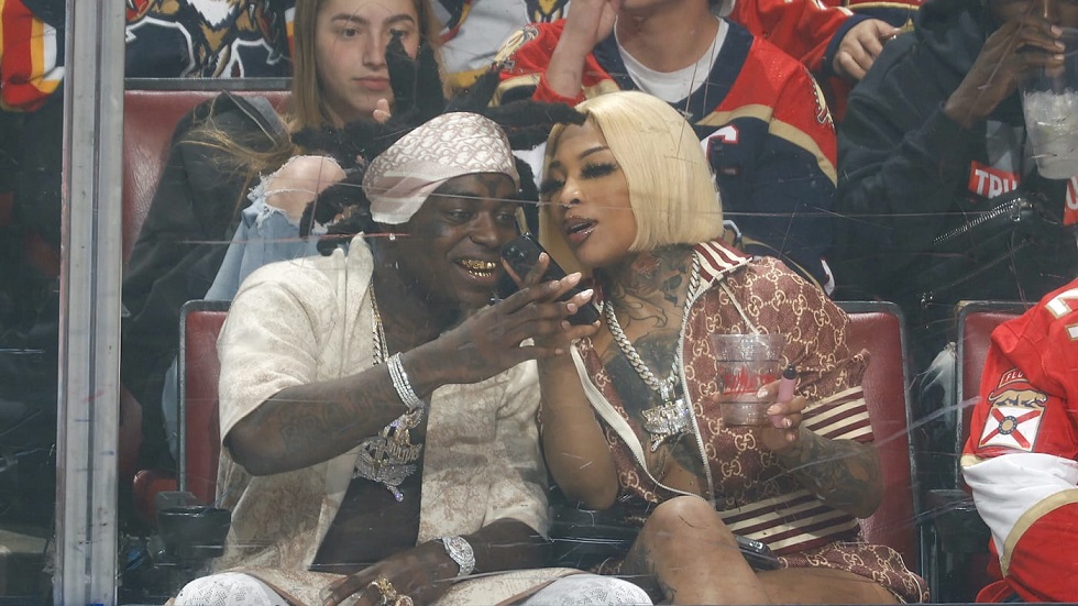 Σάλος στις ΗΠΑ με ράπερ – Νόμιζαν ότι έκανε σεξ εν ώρα αγώνα