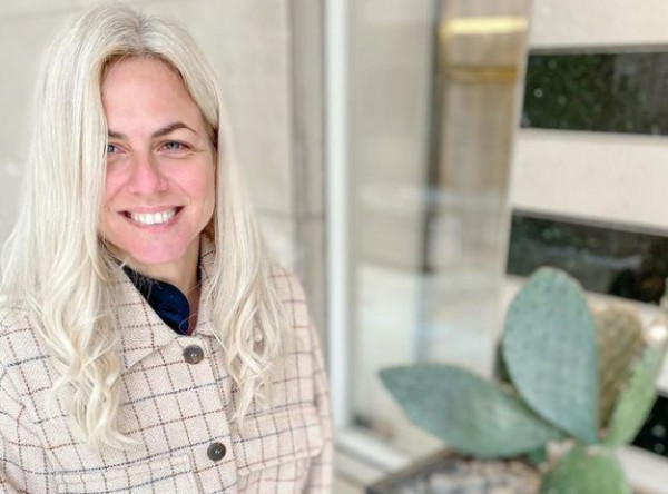 Η Χριστίνα Κοντοβά και η μικρή Ada έφτιαξαν τον πρώτο τους χιονάνθρωπο