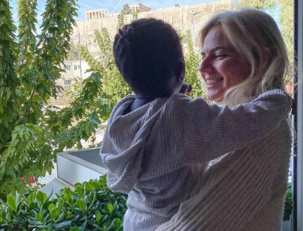 Χριστίνα Κοντοβά: Η μικρή Ada παίζει πιάνο και το Instagram «λιώνει»