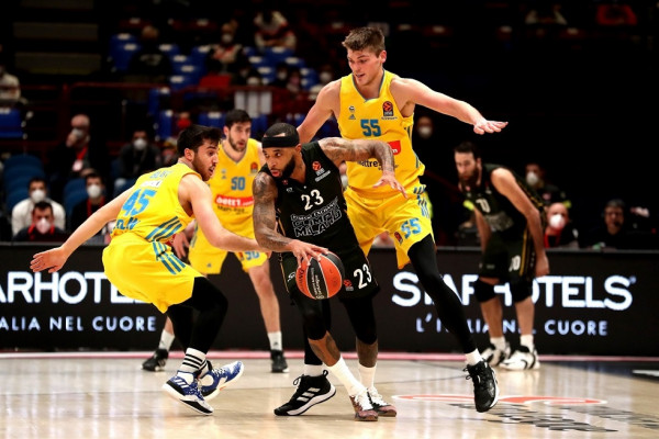 Αρμάνι Μιλάνο – Άλμπα Βερολίνου 84-76 – «Καθάρισαν» στην τέταρτη περίοδο οι Ιταλοί