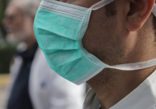 Κοροναϊός – Ποιοι συνδυασμοί μάσκας παρέχουν επαρκή προστασία από την παραλλαγή Όμικρον