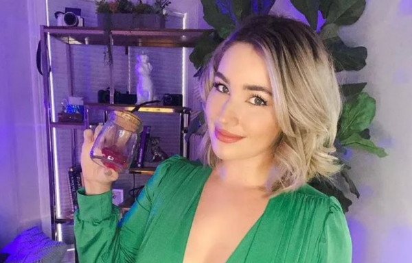 Πουλάει βαζάκια με τα… αέριά της και βγάζει χιλιάδες δολάρια