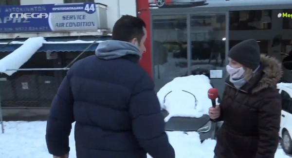 Γαλάτσι: Παρέμβαση του δημάρχου την ώρα του ρεπορτάζ του MEGA για τους χιονισμένους δρόμους