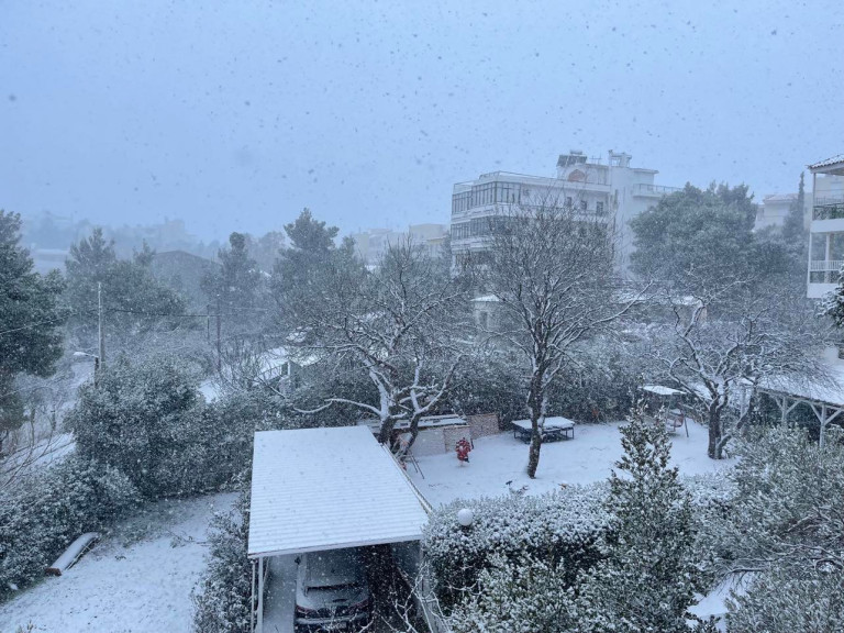 Κακοκαιρία «Ελπίδα»: Χιονίζει στην Αττική, πώς θα εξελιχθεί το φαινόμενο