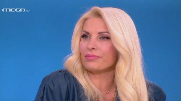 Ελένη Μενεγάκη – Σοκαρισμένη από το τροχαίο του Τζώρτζη Μονογυιού