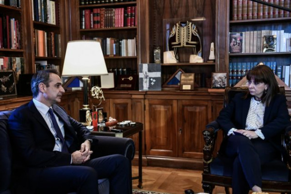 Μητσοτάκης σε Σακελλαροπούλου: Υπήρξαν αστοχίες με την κακοκαιρία – Μαθαίνουμε από τα λάθη μας