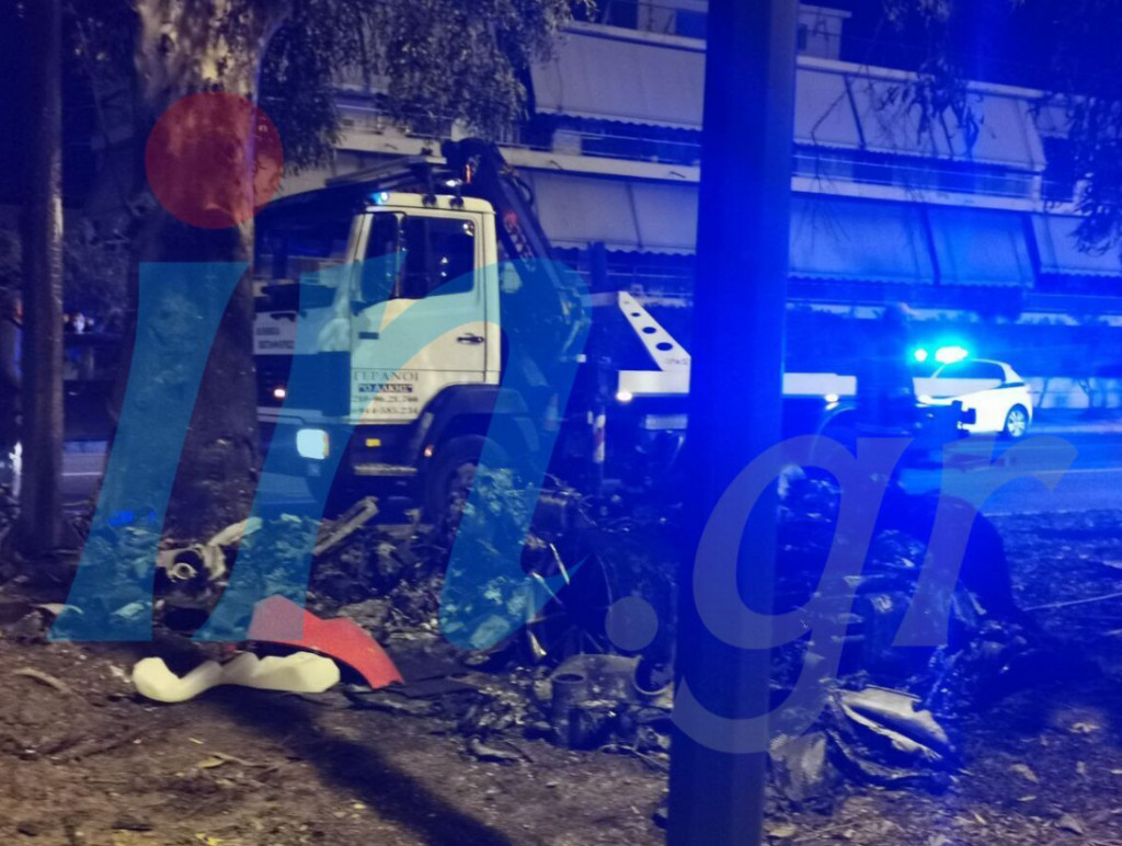 Βούλα – Άμορφη μάζα η Ferrari από το σφοδρό τροχαίο – Συγκλονίζουν οι εικόνες από το σημείο