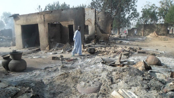 Νιγηρία – Αιματοκύλισμα με τουλάχιστον 30 χωρικούς νεκρούς – Εκαψαν σπίτια σε 8 χωριά