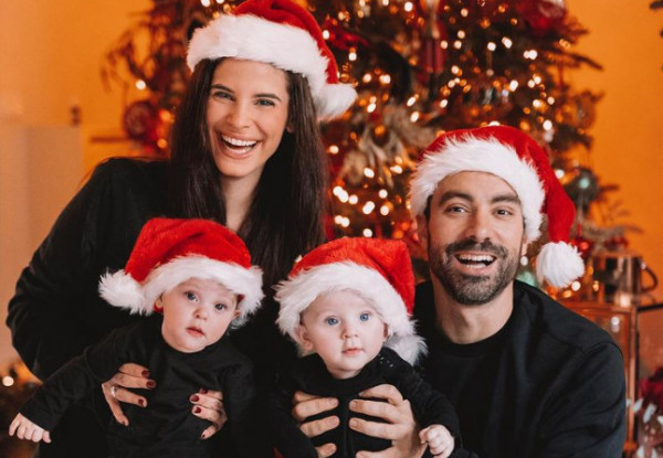 Σάκης Τανιμανίδης: Τα δίδυμα χαζεύουν το χιόνι και ξετρελαίνονται