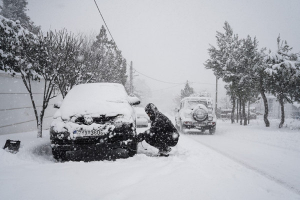 Κακοκαιρία «Ελπίδα»: Δεν ήταν η σφοδρότερη χιονόπτωση των τελευταίων ετών – «Καρφιά» μετεωρολόγων για τη διαχείριση της κρίσης