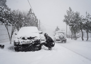 Κακοκαιρία «Ελπίδα»: Μόνο με αντιολισθητικές αλυσίδες η κυκλοφορία οχημάτων στην Αττική την Τρίτη