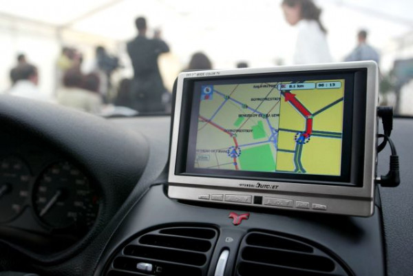 Οι οθόνες αφής των αυτοκινήτων αποσπούν την προσοχή του οδηγού κατά την οδήγηση