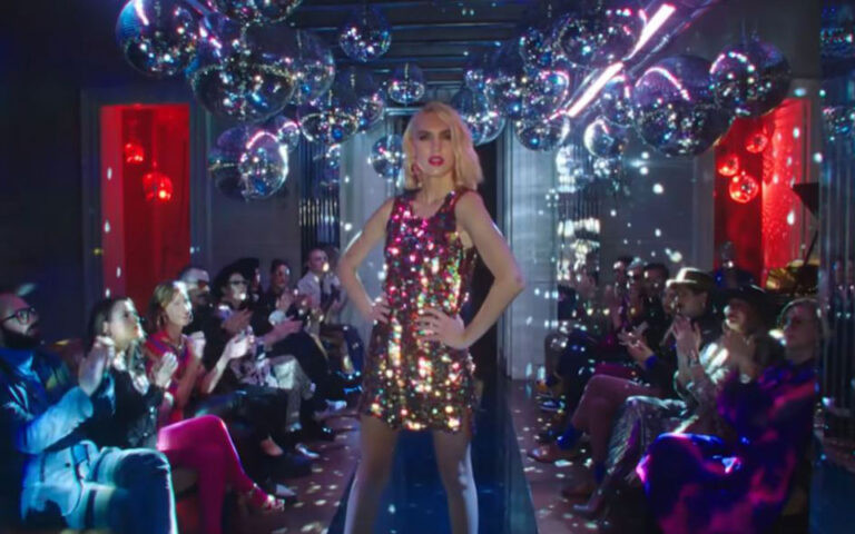 Η πρώτη διαφήμιση με queer πρωταγωνιστές – Γνωρίστε τους