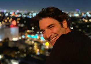 Renuion για τον Παπακαλιάτη – Δεν φαντάζεστε με ποιον σέξι ηθοποιό ποζάρει