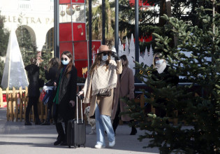 Κοροναϊός – Μέσα στο 2022 θα ελέγξουμε την πανδημία, εκτιμά ο Χαράλαμπος Γώγος – Πότε θα «εκτονωθεί» το κύμα της Όμικρον