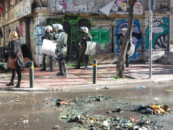 ΑΣΟΕΕ – Επεισόδια, χημικά και πετροπόλεμος με τις δυνάμεις των ΜΑΤ