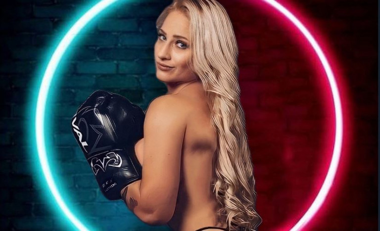 Πυγμάχος «κατηγορεί» το εμβόλιο για το πλούσιο μπούστο της [Εικόνα]