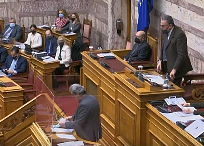 Βουλή: Πρωτοφανές επεισόδιο μεταξύ Πολάκη και Αθανασίου - Διακόπτονται συνεδριάσεις... «τρομάζει» η συνέχεια