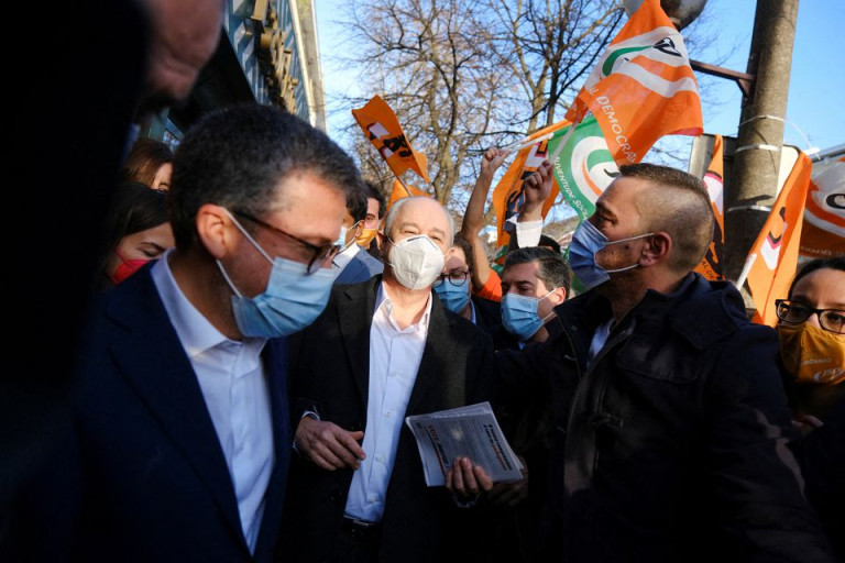 Πορτογαλία: Άνοιξαν οι κάλπες για τις πρόωρες βουλευτικές εκλογές