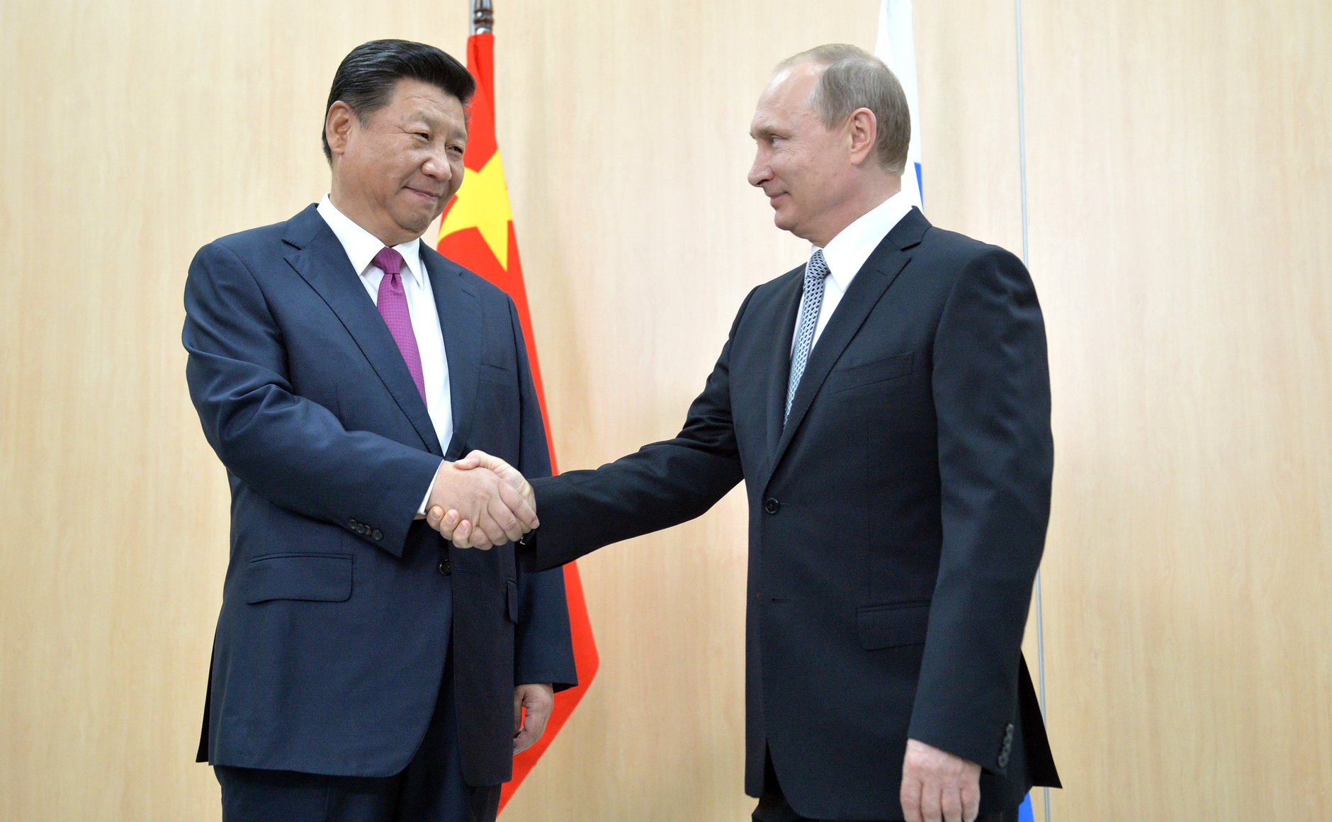 FT - Η Κίνα και η Ρωσία δοκιμάζουν τα όρια ισχύος της ΕΕ