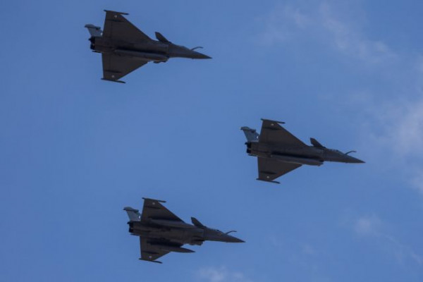 Τσίπρας για Rafale – Ντροπή και εθνική καπηλεία το κομματικό σποτ της ΝΔ