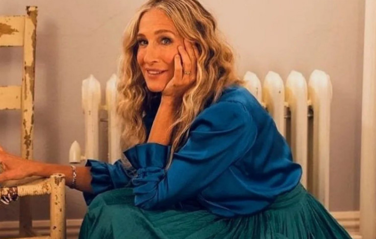 Fendi: H νέα τσάντα Baguette εμπνευσμένη από την Κάρι Μπράντσο είναι γεγονός