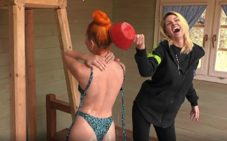 Η Φάρμα – Η Νάιρα έκανε ντουζ και αναστάτωσε το αγρόκτημα