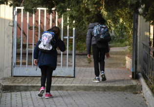 Σχολεία –  Αναγκαία η μικρή παράταση των διακοπών, για να μπορέσει να ανασάνει το ΕΣΥ, υποστηρίζει ο Νίκος Φίλης
