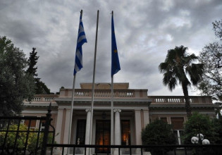 Σε Συμπληγάδες η κυβέρνηση λόγω πανδημίας και ακρίβειας