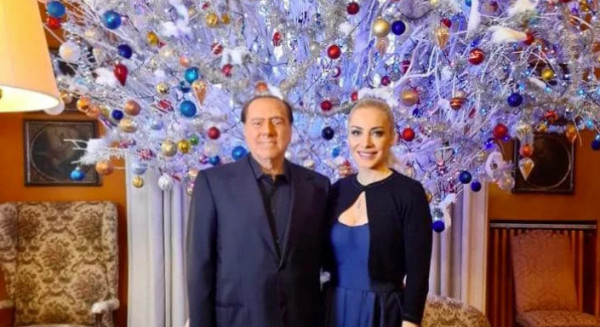 Νέα επιχείρηση γοητείας από Μπερλουσκόνι – Με την 32χρονη Μάρτα στο πλευρό του διεκδικεί την προεδρία